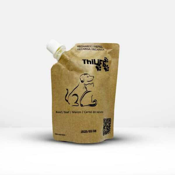Emballage de recharge écologique de 100 ml d'huile de chanvre saveur bœuf Thilife, avec un design comportant un chien joyeux.